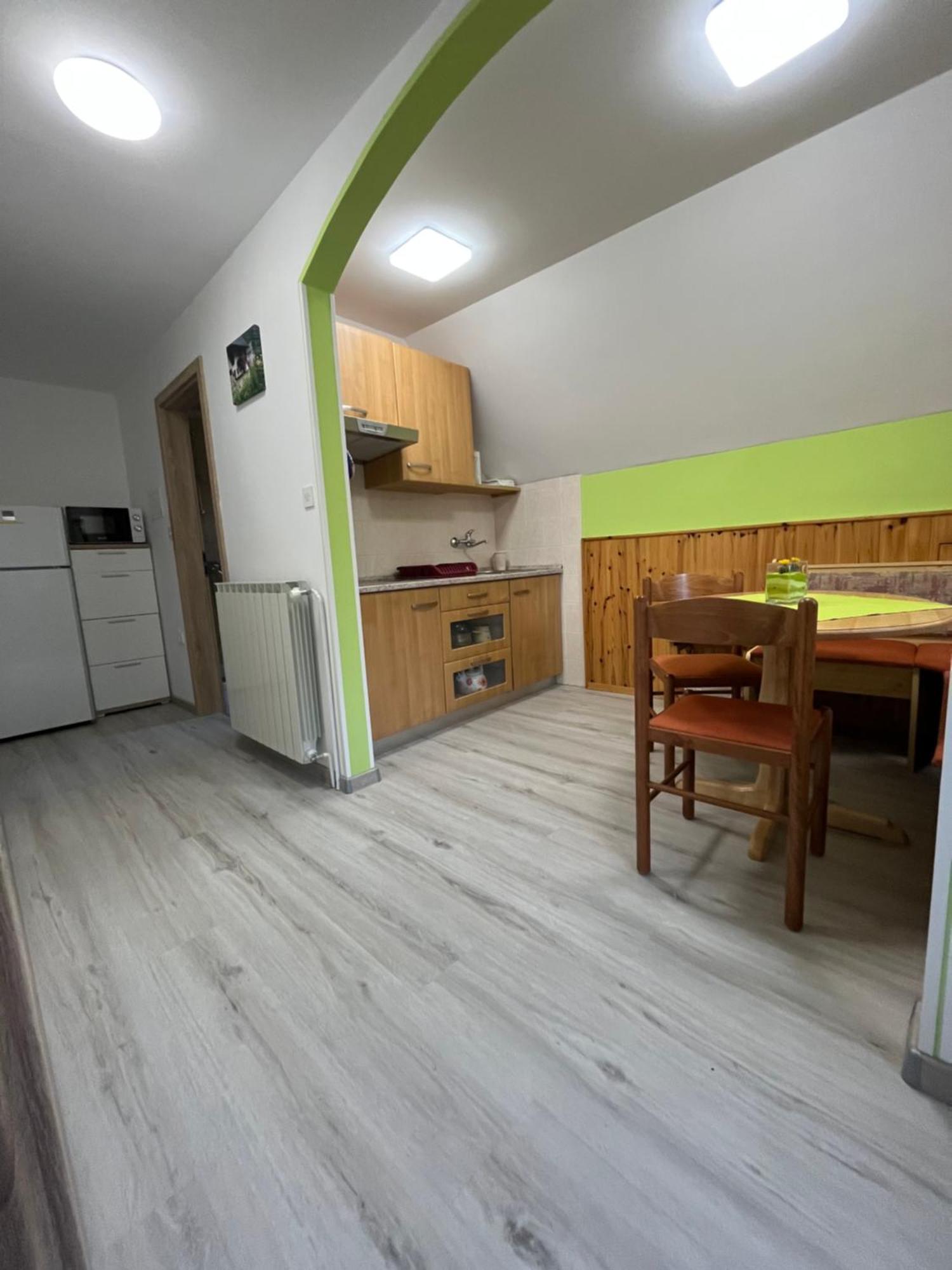 Apartmaji In Sobe Cuder Soča Стая снимка